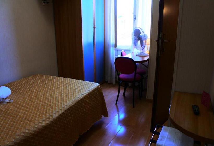 اتاق استاندارد یک نفره, Loreto