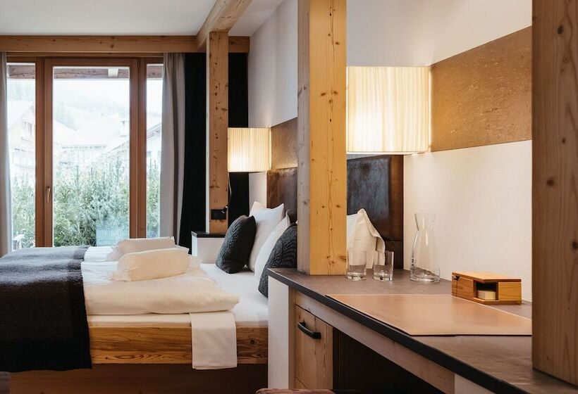 Люкс, Lagació Hotel Mountain Residence