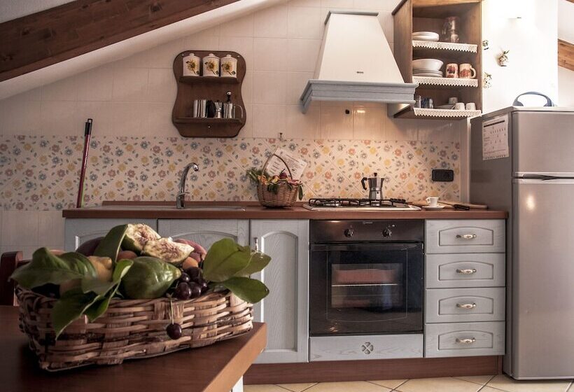 Студия Стандарт, Residenza D'epoca Tamara