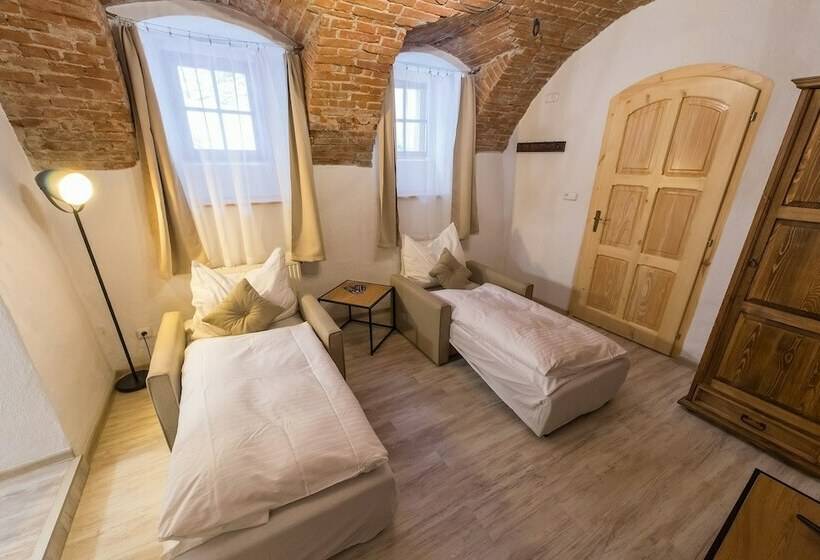 Номер Стандарт, Pension U Zámku