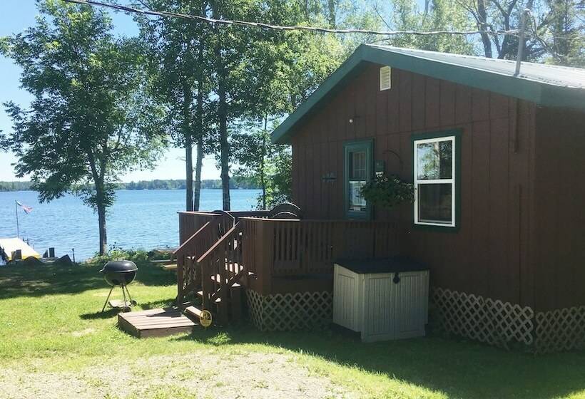 Хижина, Moose Track Adventures Resort