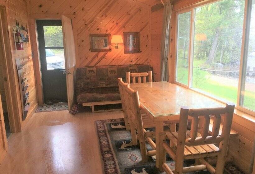 Хижина, Moose Track Adventures Resort