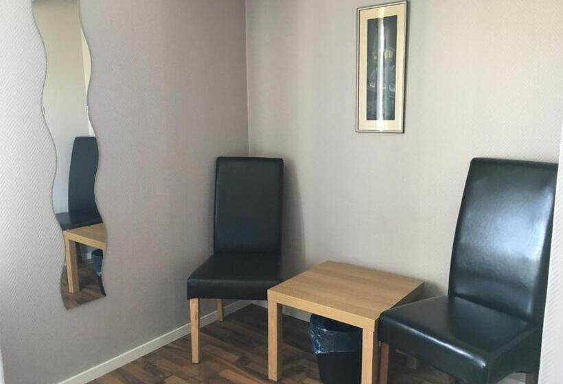 共用浴室的经济型房间, Gamla Bryggeriets B&b