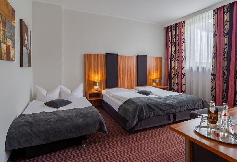 Четырехместный Номер Стандарт, Arthotel Ana Style Augsburg