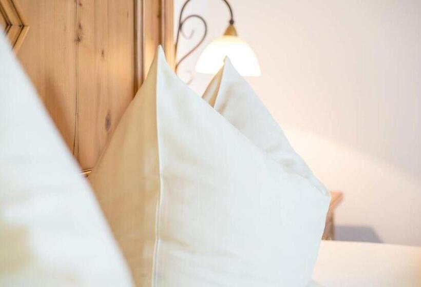 Номер Стандарт, Metzgerei Gasthof Oberhauser   Hotel Zur Post