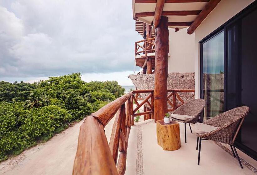 سوییت جونیور با بالکن, Casa Astral Luxury
