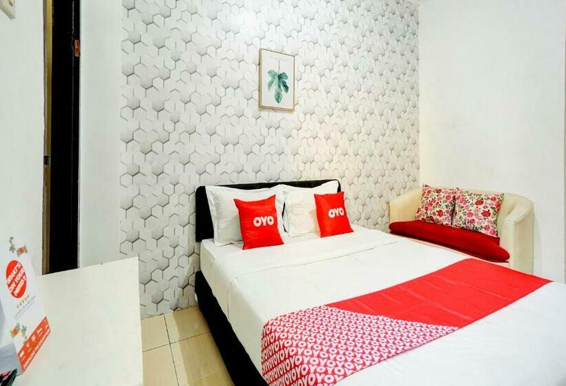 Номер Стандарт, Reddoorz Near Plaza Araya Malang