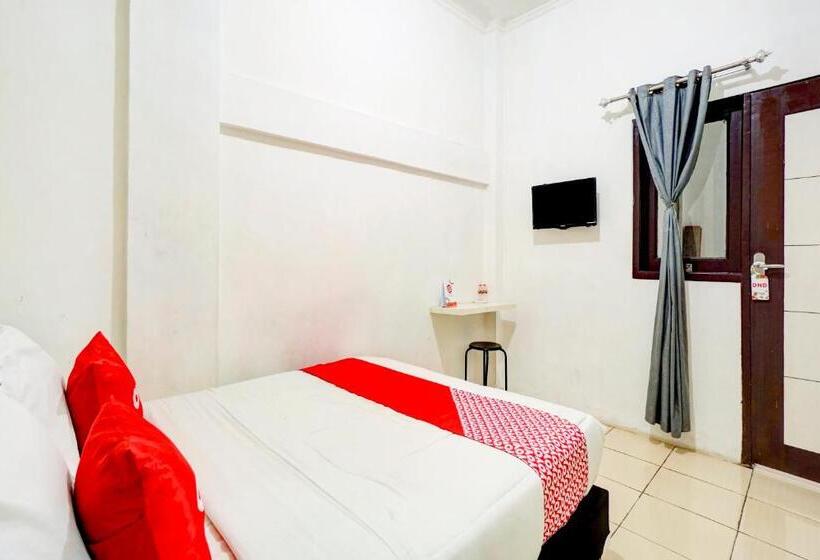 Номер Стандарт, Reddoorz Near Plaza Araya Malang