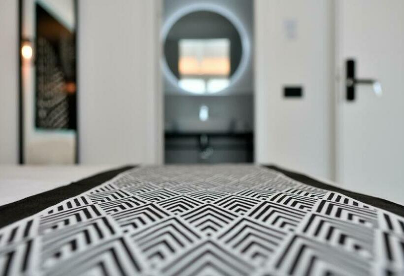 اتاق لوکس با تخت بزرگ, Cara A Bentu   Charming Rooms