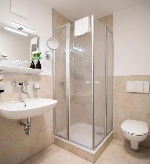 Номер Deluxe с Балконом, B Home Apart Hotel By Alpha