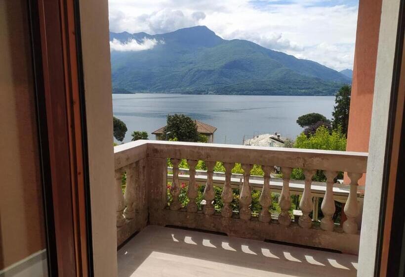 Номер Стандарт с Балконом, My Holidays   Camere Dei Fiori