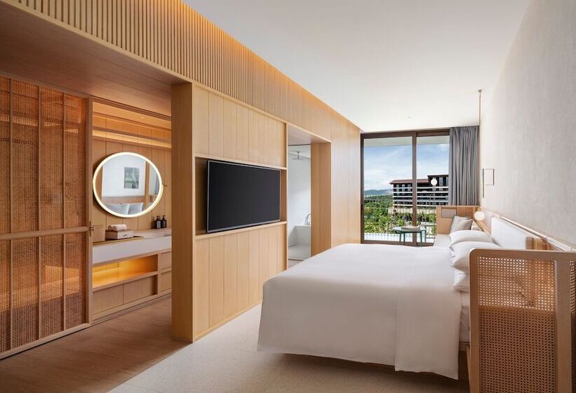 Номер Deluxe с Балконом, The Taikang Sanya, A Tribute Portfolio Resort