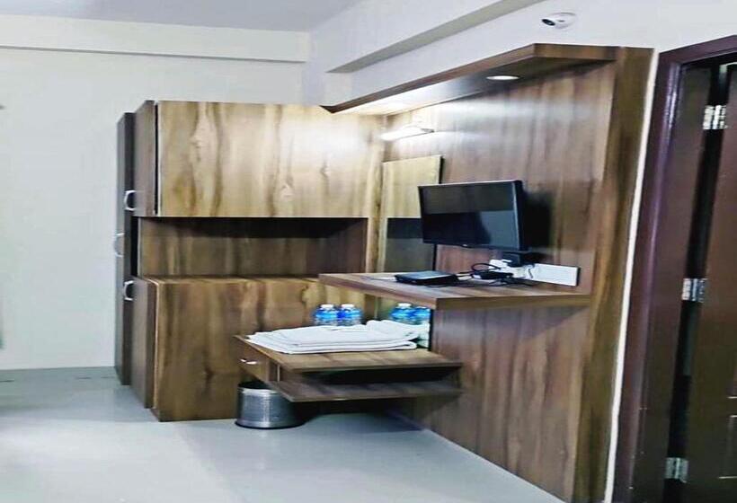 Номер Deluxe, Staymaker Shubhodaya Lodge
