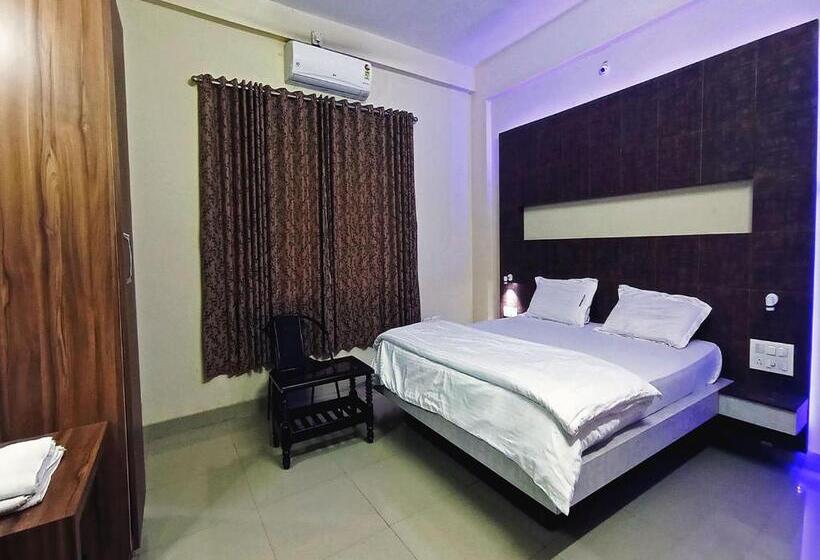 Номер Deluxe, Staymaker Shubhodaya Lodge