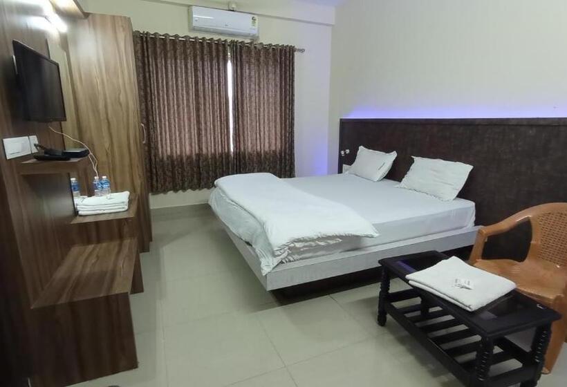 Номер Deluxe, Staymaker Shubhodaya Lodge