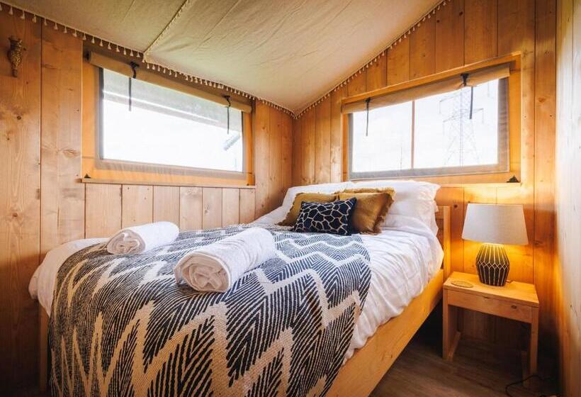 Дом 3 Спальни, Folly Farm Holiday Park