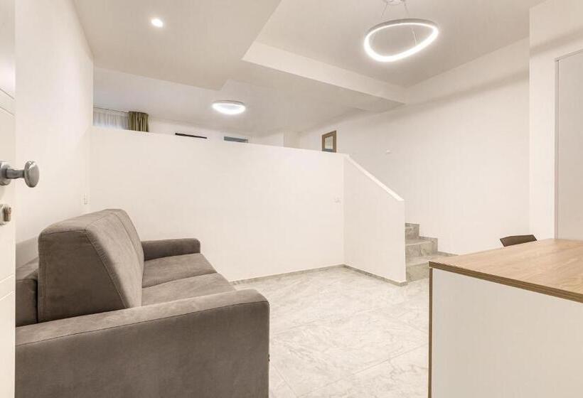 Quarto Quádruplo Estandar, Krono Relais