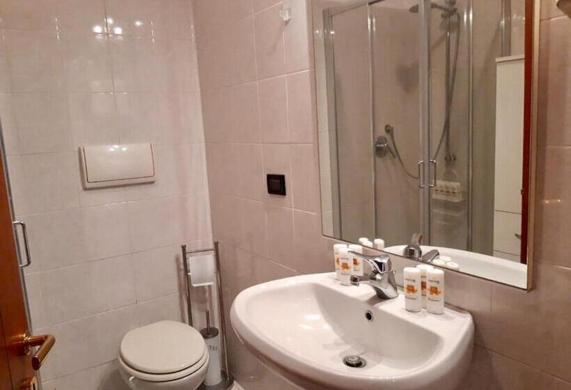 テラス付きスタンダードルーム, Bedandbreakfast Eni Torri Lombarde San Donato Bbqueen