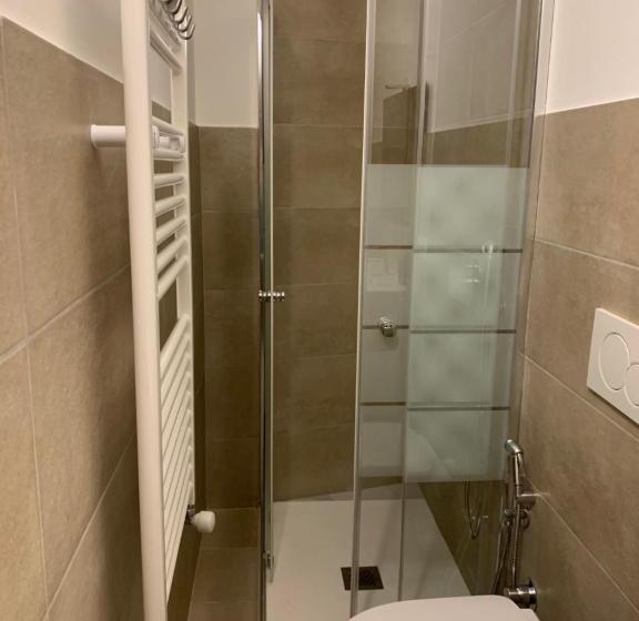 スタンダード４人部屋, Bedandbreakfast Eni Torri Lombarde San Donato Bbqueen