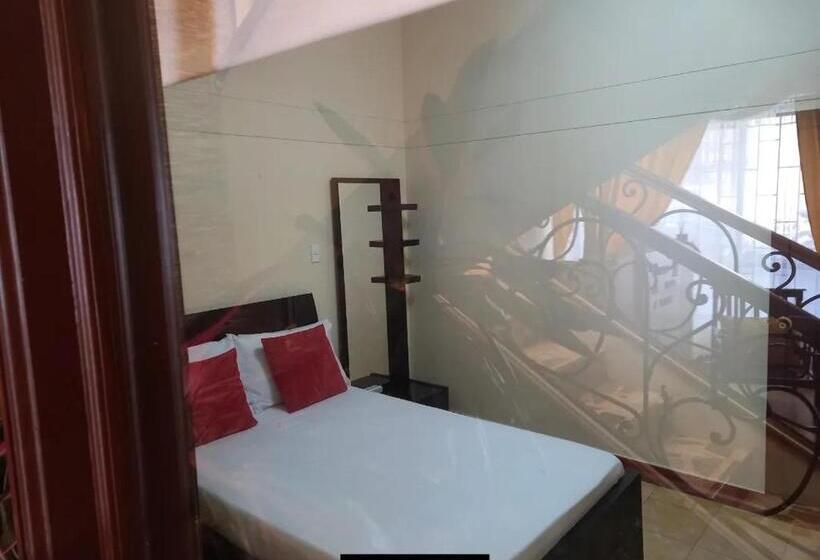 اتاق استاندارد با سرویس بهداشتی مشترک, The Canarys Hostal