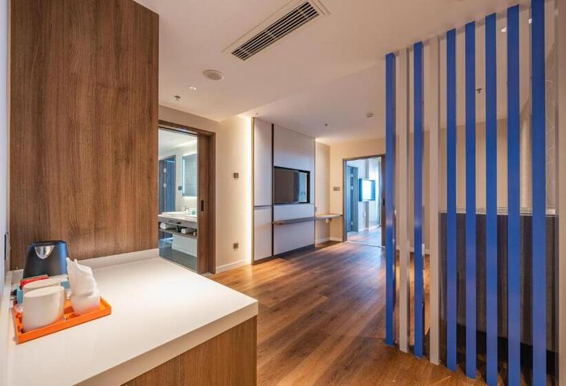 Люкс 2 Спальни, Holiday Inn Express Huludao Seaview By Ihg