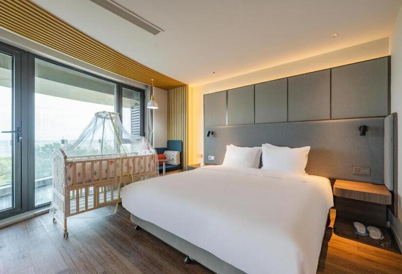 Люкс Кровать Кинг, Holiday Inn Express Huludao Seaview By Ihg