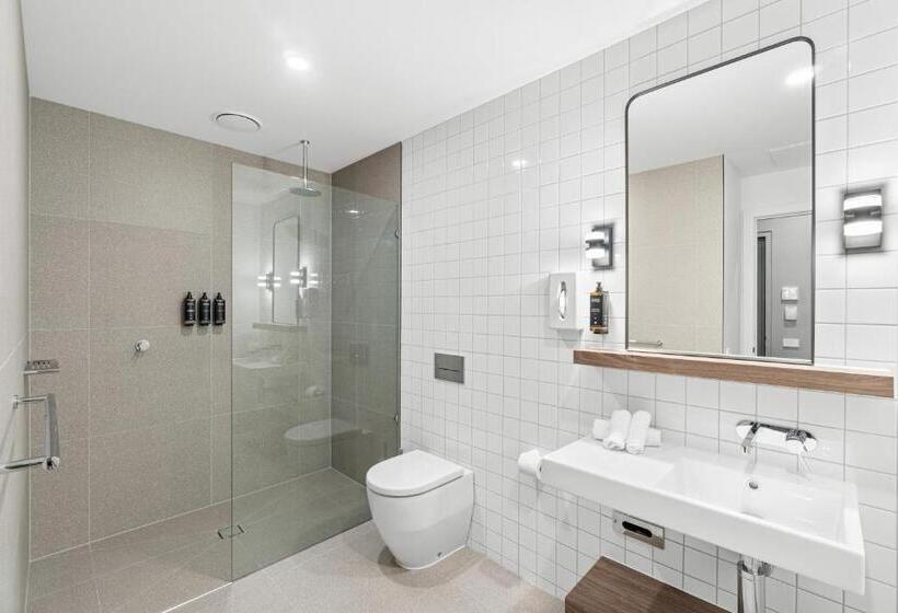 带大床的豪华间, Mercure Pakenham