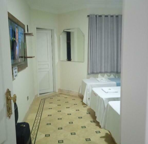 Quarto Familiar, Acomodações Anfitriã