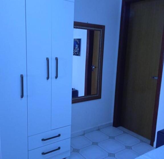 Quarto Individual Basic, Acomodações Anfitriã