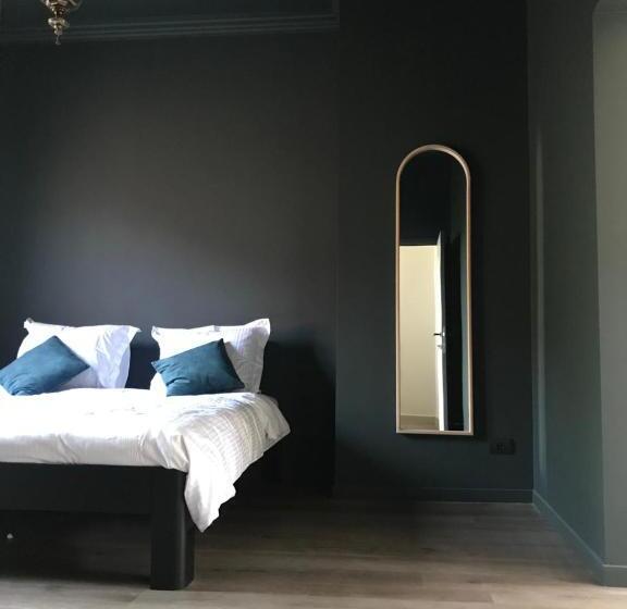 اتاق لوکس, Maison Georges