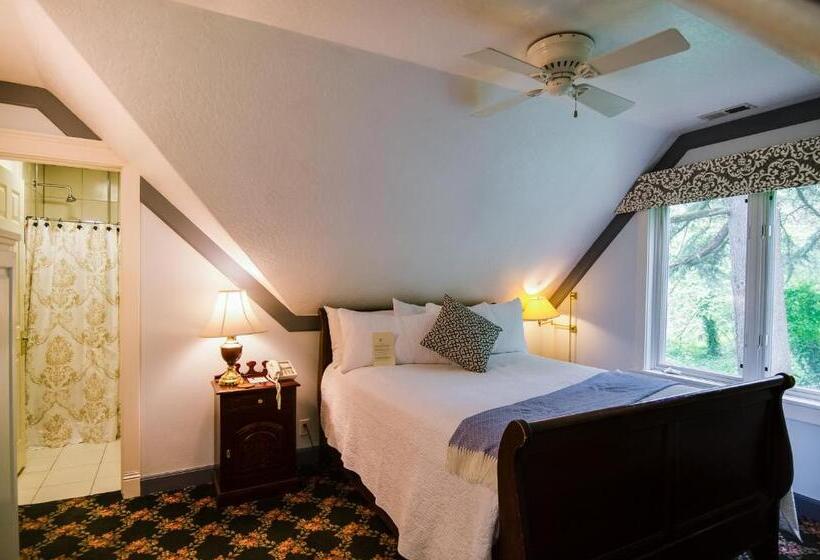 Номер Стандарт Вид на Сад, The Campbell House Inn
