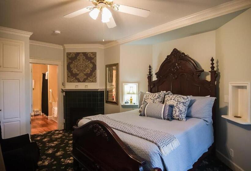 Номер Deluxe, The Campbell House Inn