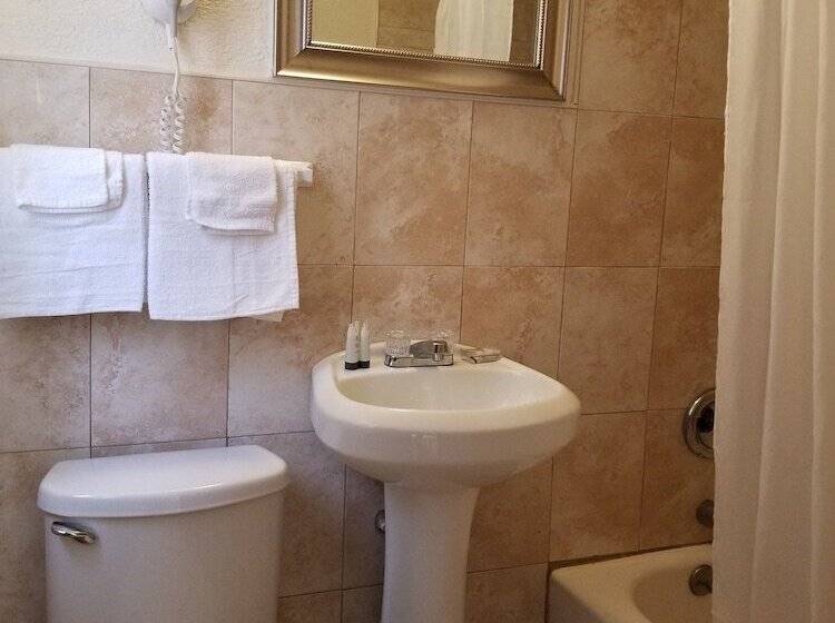 Номер Стандарт, Parkway Inn