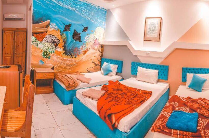 اتاق لوکس با چشم‌انداز استخر, Seaview Hotel Dahab