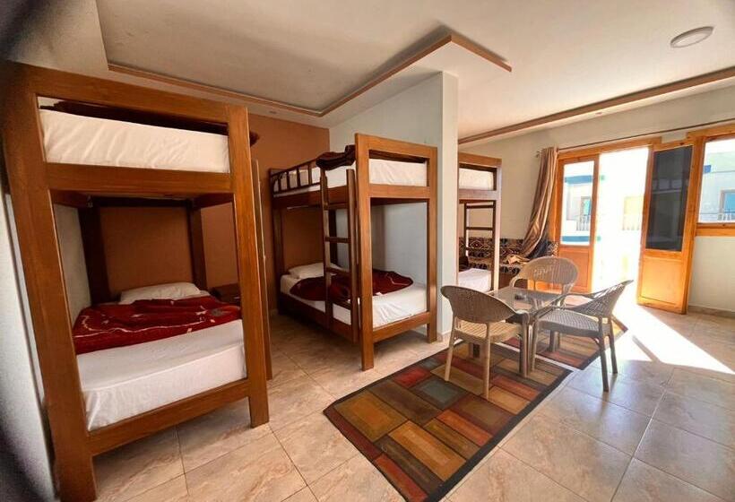 اتاق خانوادگی با چشم‌انداز جانبی دریا, Seaview Hotel Dahab