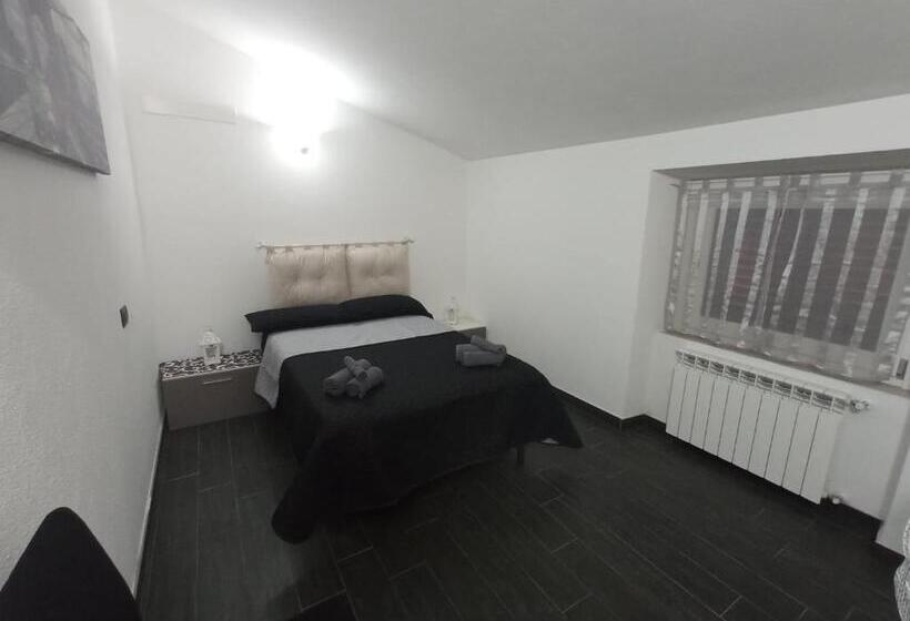 Номер Deluxe, Home Sweet Home