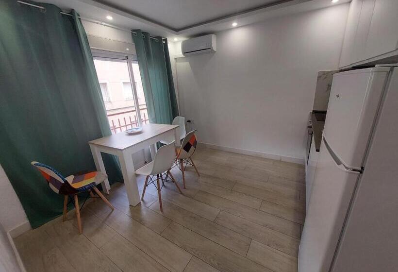 패밀리 스튜디오, Sdh Apartments