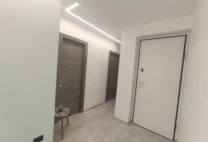 اتاق استاندارد سه تخته با بالکن, A, C Or D   Myaostaproject Rentals
