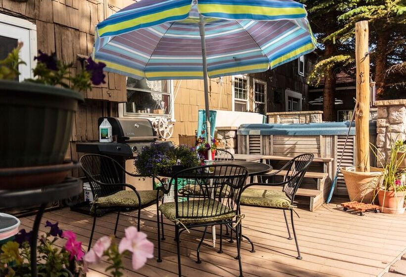 Семейный Номер Совместный Санузел, Frisco Lodge