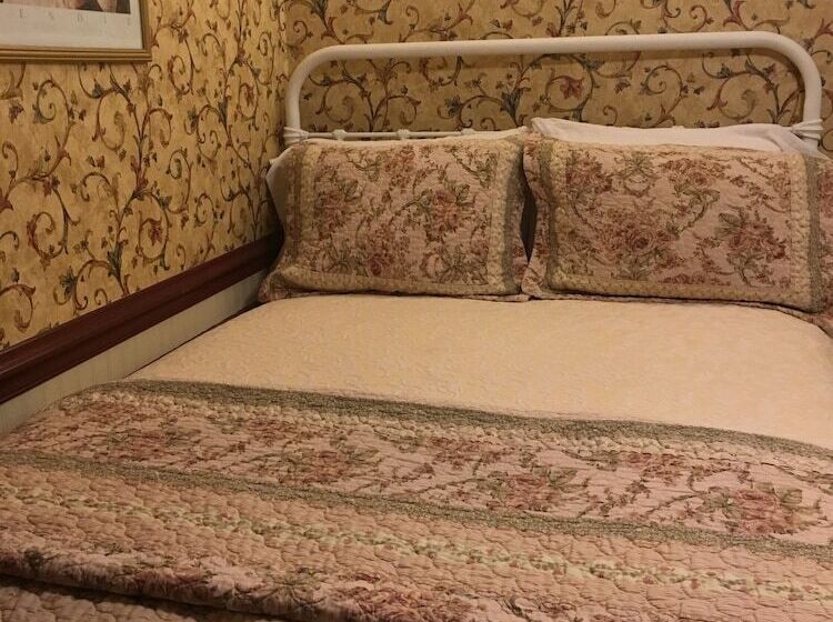 Семейный Номер Совместный Санузел, Frisco Lodge