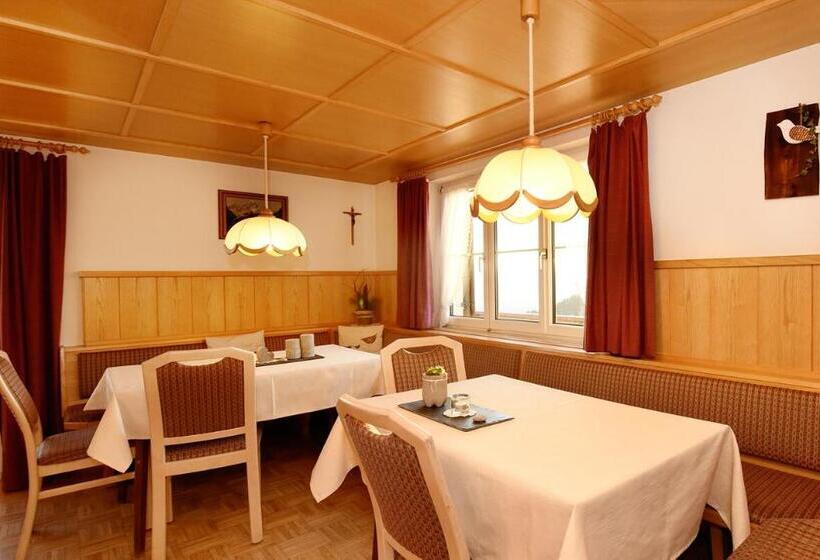 Номер Стандарт, Haus Adlerhorst