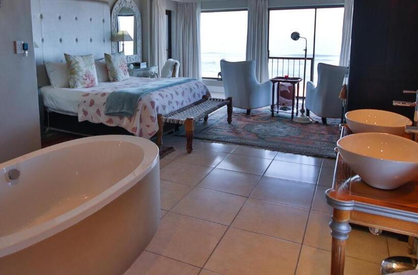 Номер Deluxe Вид на Море, On The Beach Guesthouse Jeffreys Bay