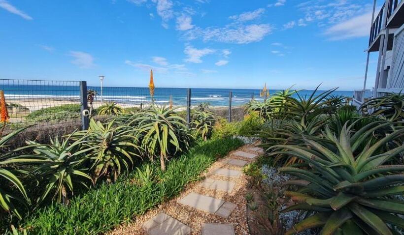 Люкс 2 Спальни, On The Beach Guesthouse Jeffreys Bay