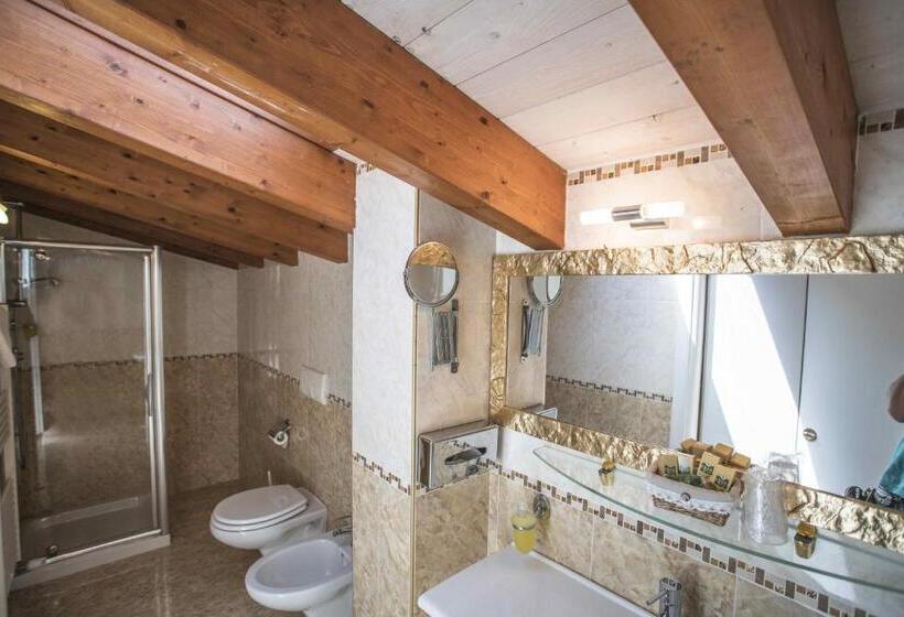 اتاق پنت هاوس, Borgo Dei Poeti Romantik Wellness & Spa