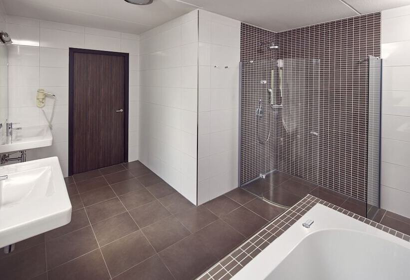 Полулюкс, Van Der Valk Hotel Arnhem