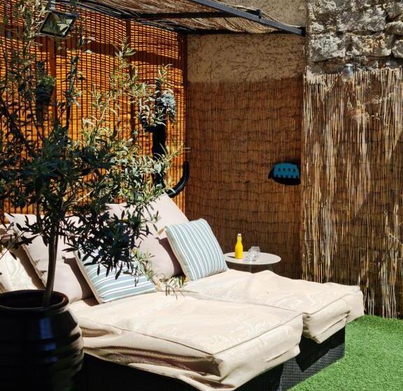 Полулюкс Одноместный с Террасой, Le C Boutique Hôtel