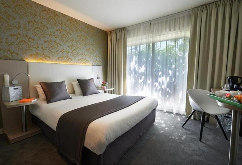Номер Стандарт с Террасой, Le Carré D Alethius Logis Hôtel Restaurant