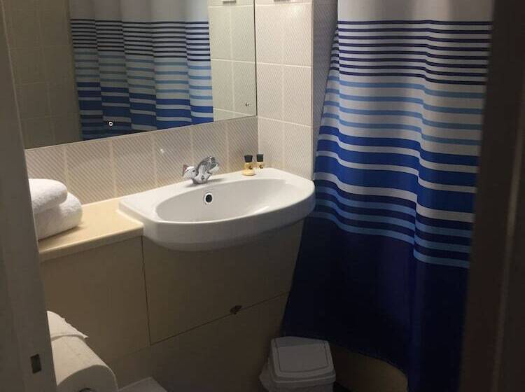 Семейный Номер, Redwings Lodge Rutland