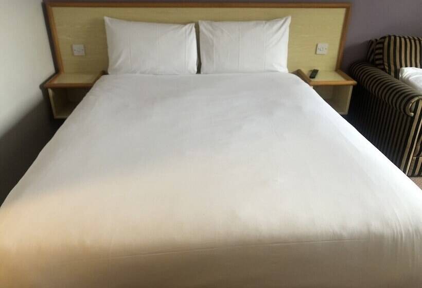 Семейный Номер, Redwings Lodge Rutland