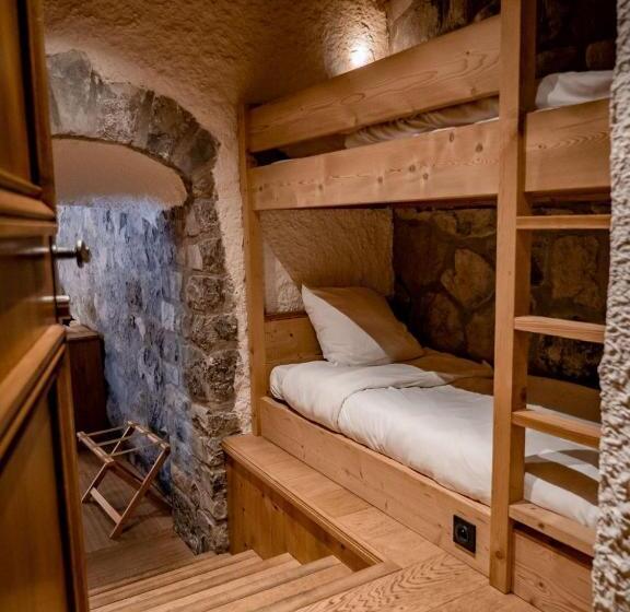 Семейный Номер, Les Chalets De La Serraz